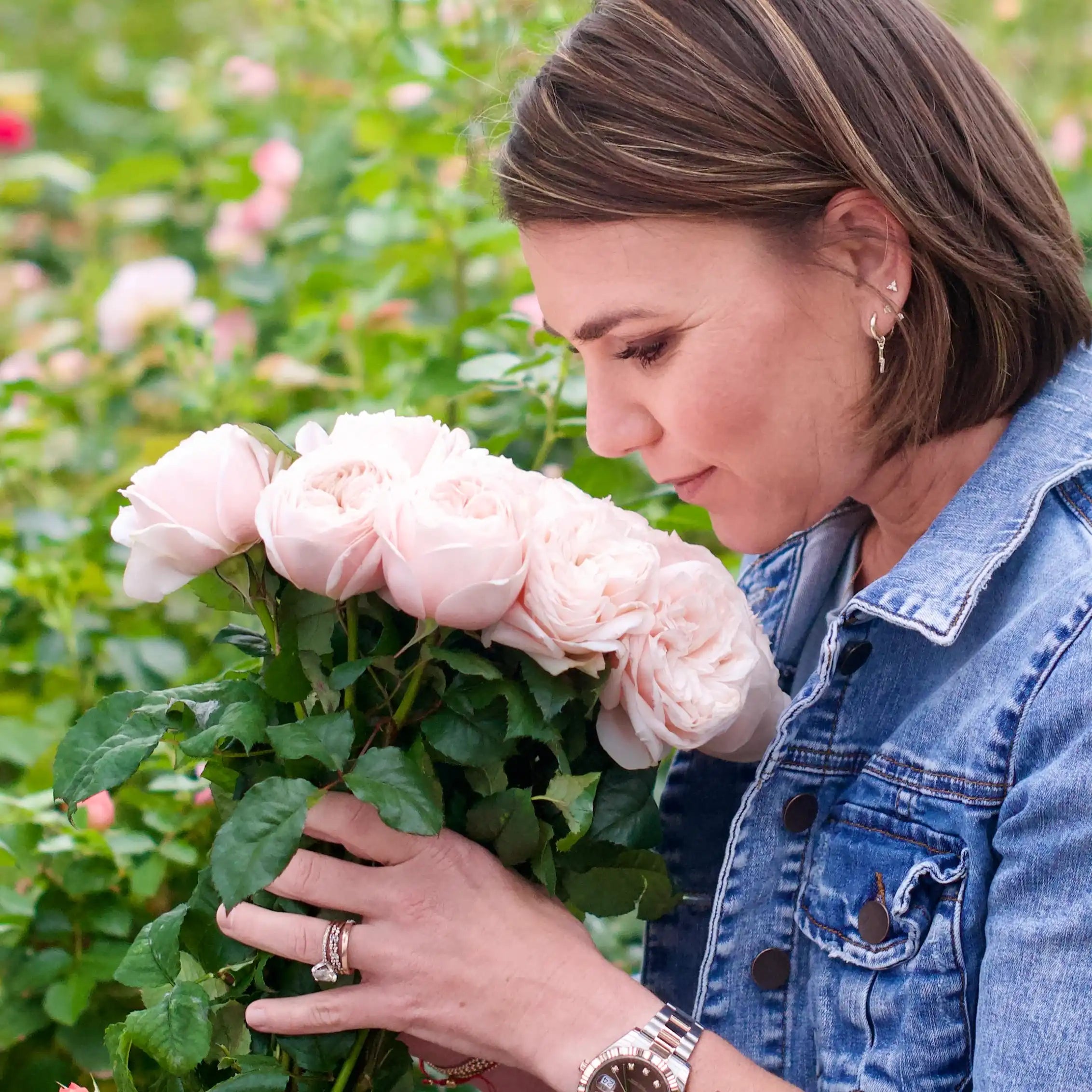 Paradise Beach™ Creamy White & Peach Rose | April & Ashley